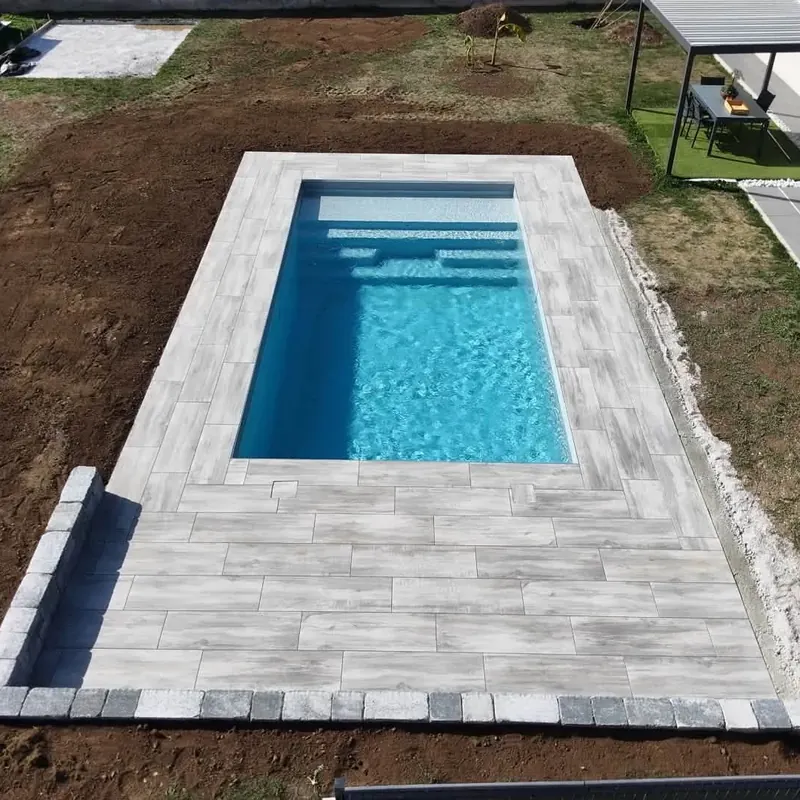 Abords de piscine aménagés